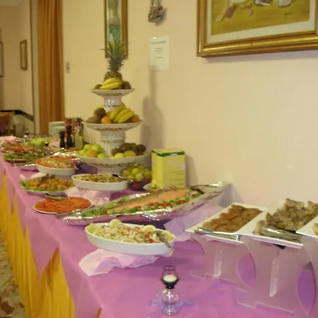 Hotel Leda 2*