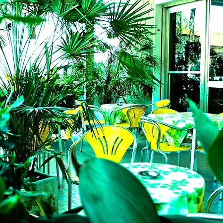 Leda Hotel 2*