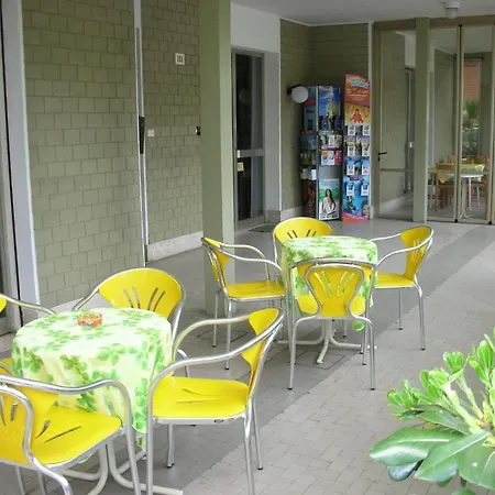 Leda Hotell 2*