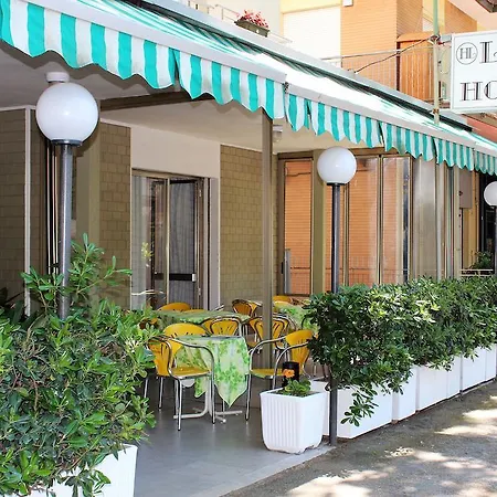 Leda Hotel 2*